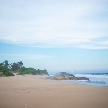 Nikara Luxury Beach House 티사마하라마 외부 사진