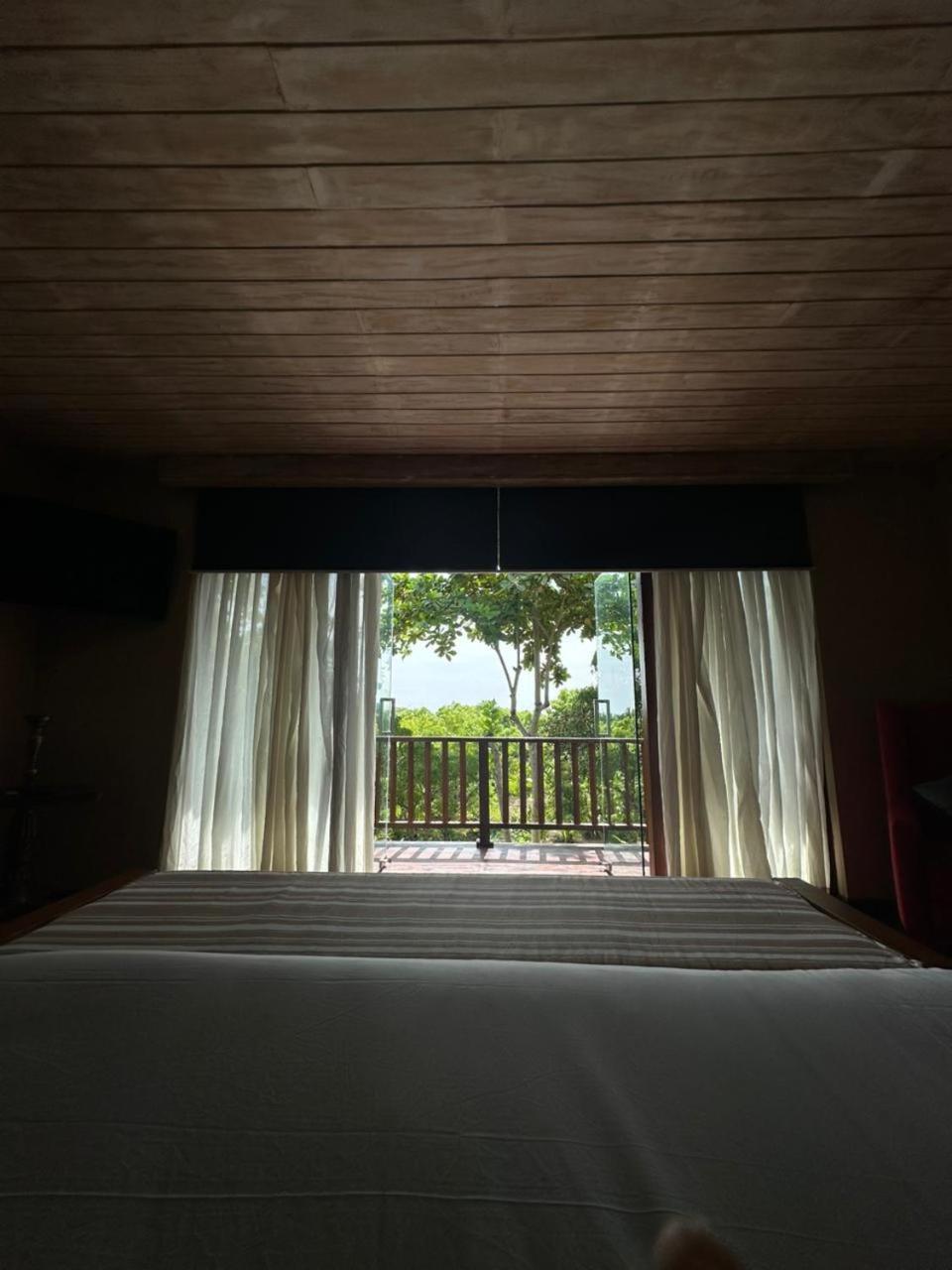Nikara Luxury Beach House 티사마하라마 외부 사진