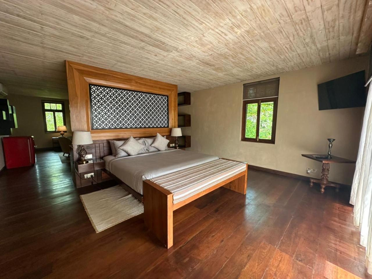 Nikara Luxury Beach House 티사마하라마 외부 사진
