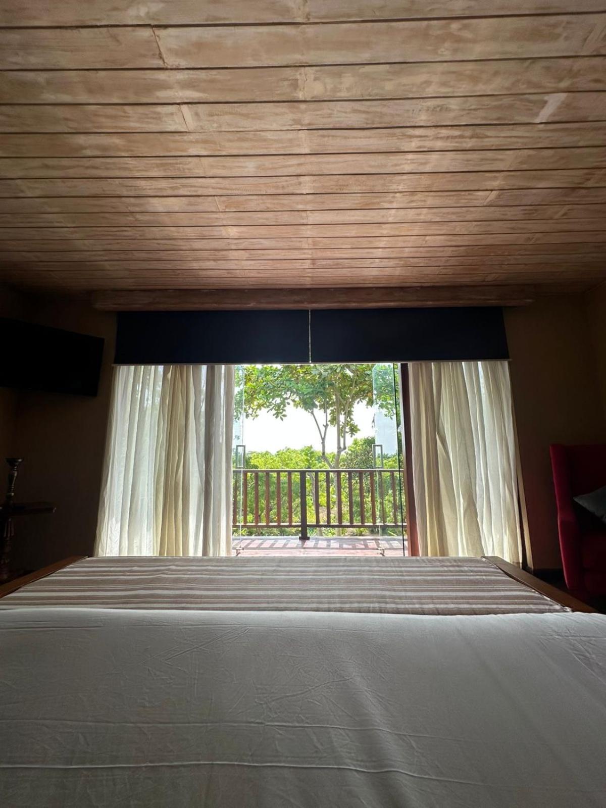 Nikara Luxury Beach House 티사마하라마 외부 사진