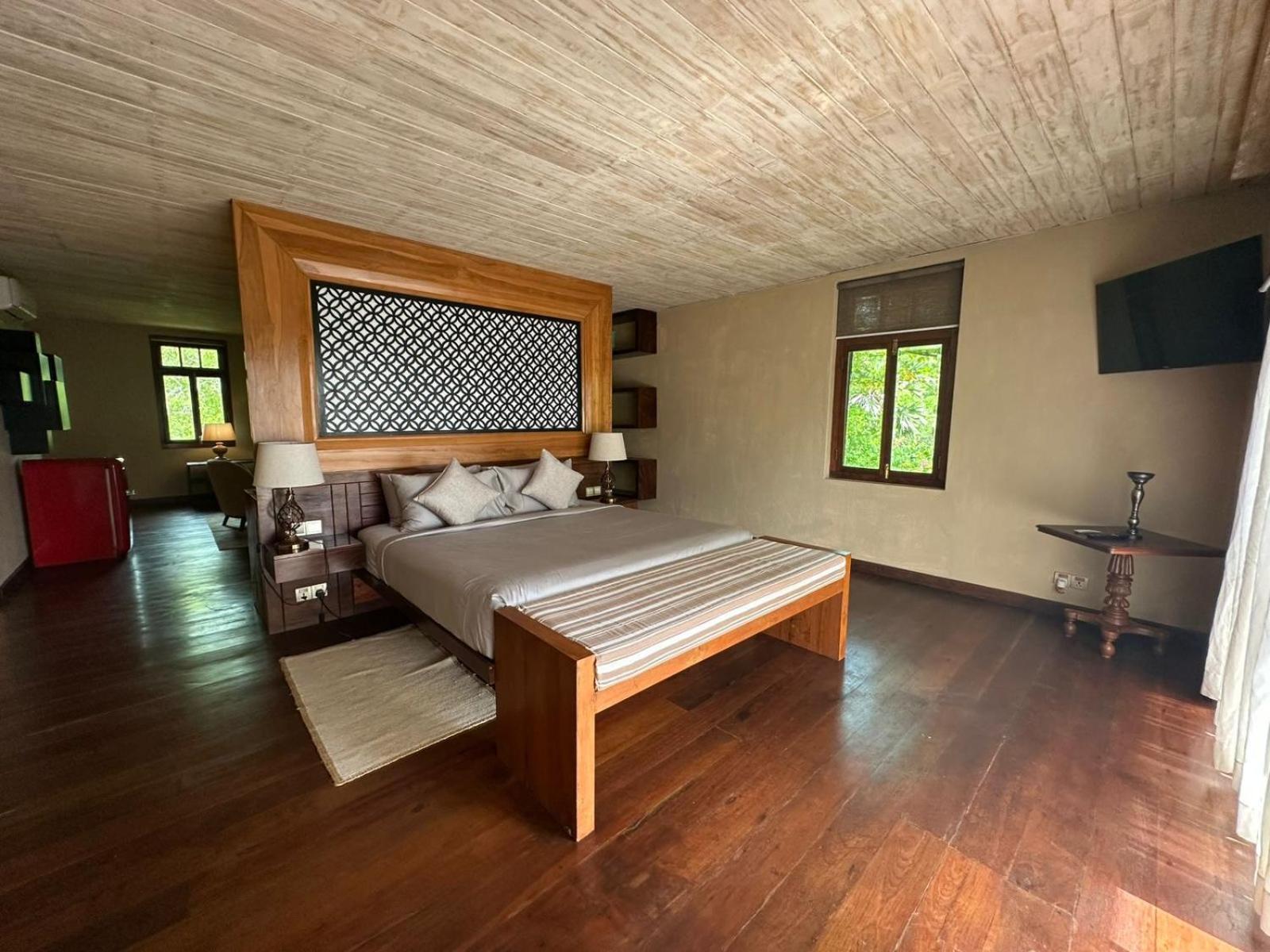 Nikara Luxury Beach House 티사마하라마 외부 사진