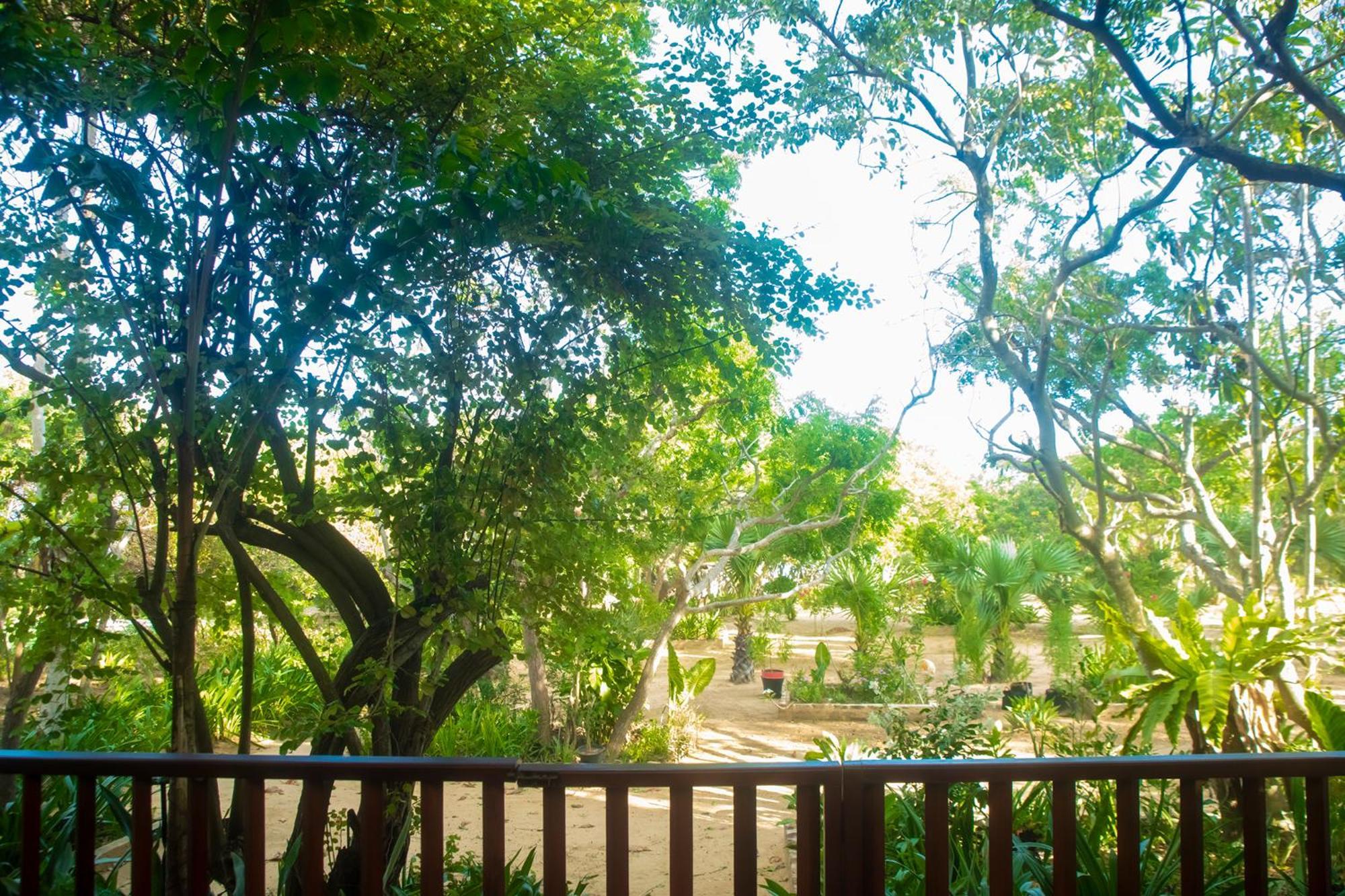 Nikara Luxury Beach House 티사마하라마 외부 사진
