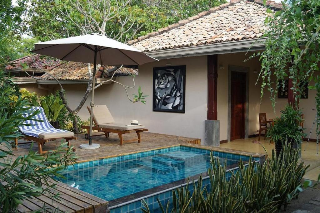 Nikara Luxury Beach House 티사마하라마 외부 사진